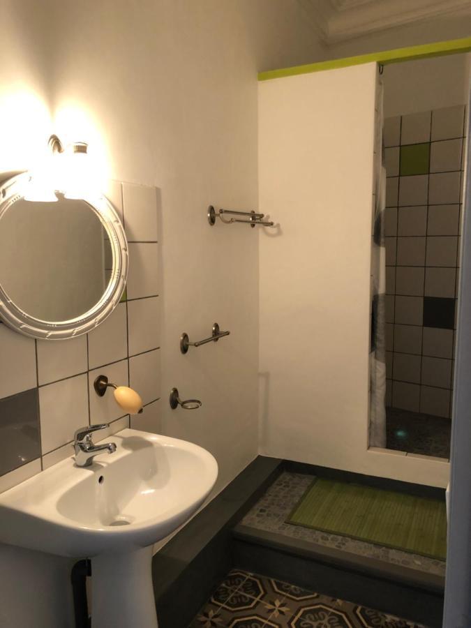 L'Oiseau Bleu Rollier Bed & Breakfast Roubia ภายนอก รูปภาพ