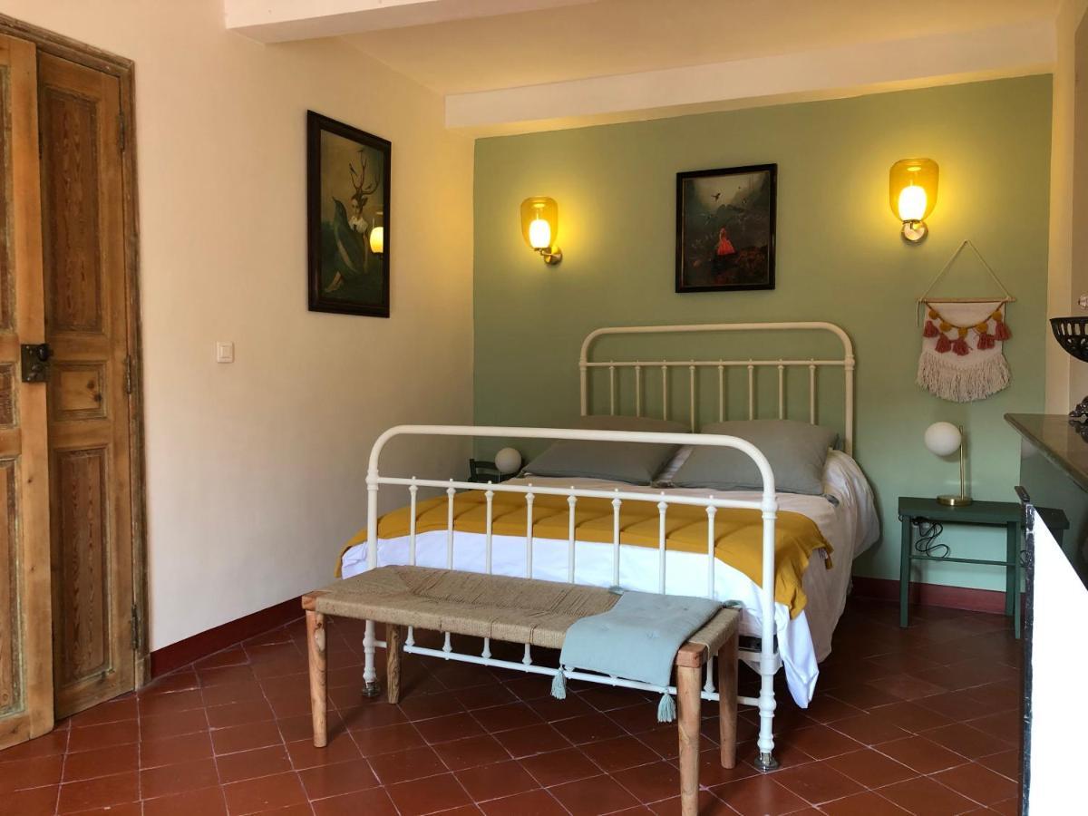 L'Oiseau Bleu Rollier Bed & Breakfast Roubia ภายนอก รูปภาพ