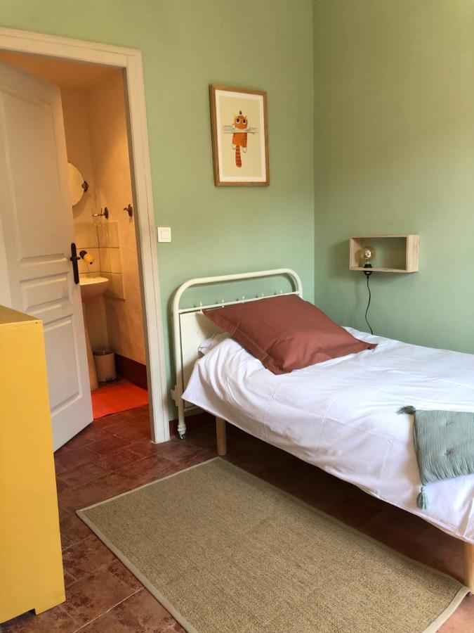 L'Oiseau Bleu Rollier Bed & Breakfast Roubia ภายนอก รูปภาพ